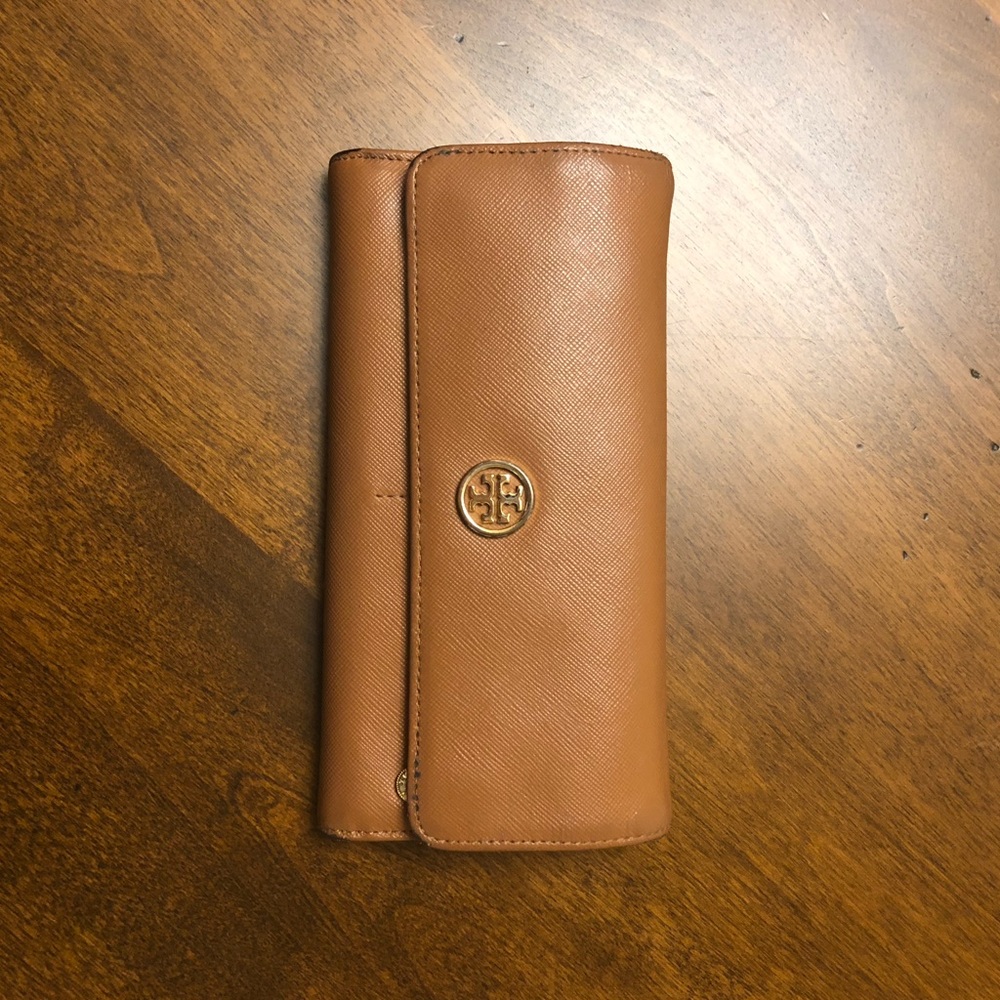 Tory Burch tan wallet